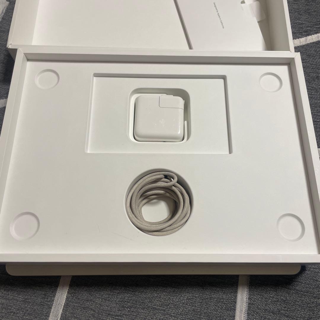 MacBook Air M2モデル　13インチ