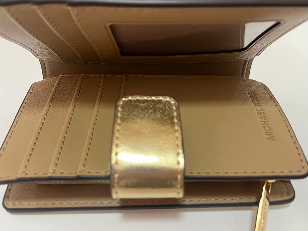 新品未使用　MICHAEL KORS マイケルコース　二つ折り財布
