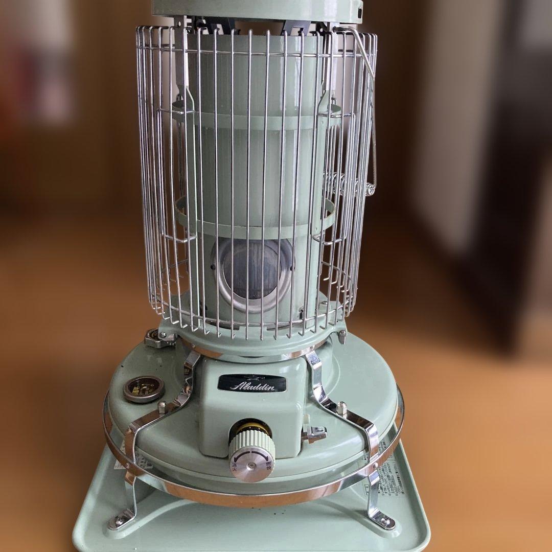 アラジン　灯油ストーブ　カバー付き　動作確認済み。芯の交換必要です。
