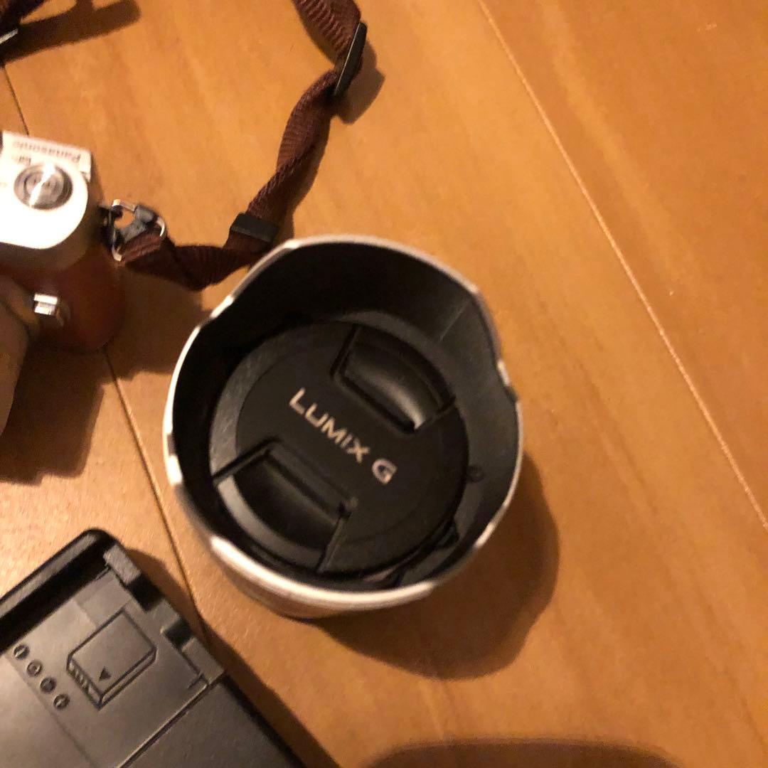 LUMIX G ミラーレス一眼 シルバー　ズームレンズ付き