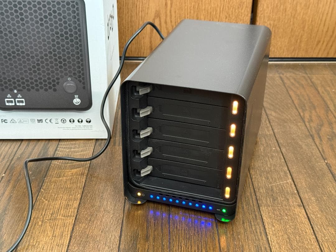 Drobo 5N2 NAS ジャンク　起動不可