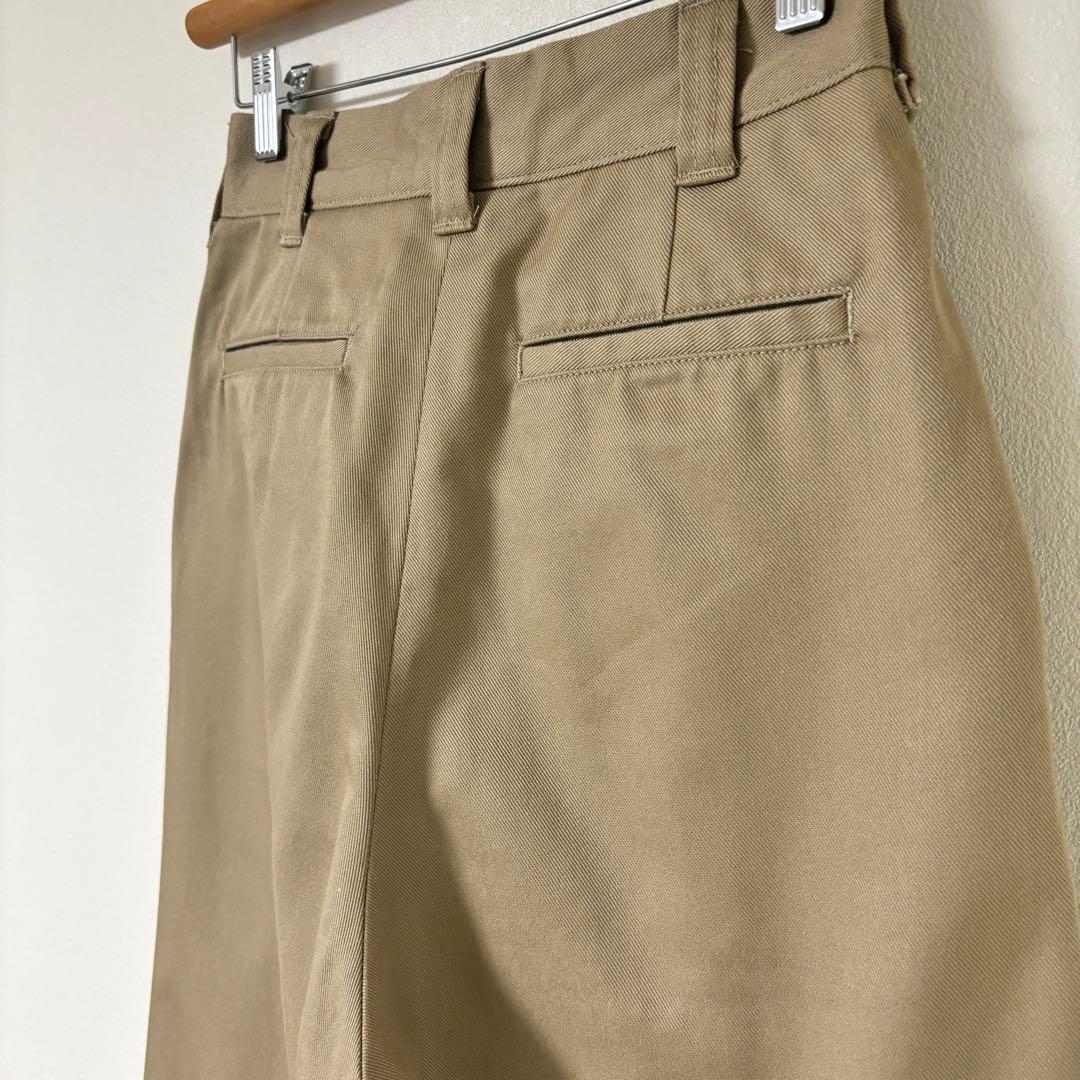 美品　ザシンゾーン　タックチノ　トムボーイパンツ ベージュ　ツータック