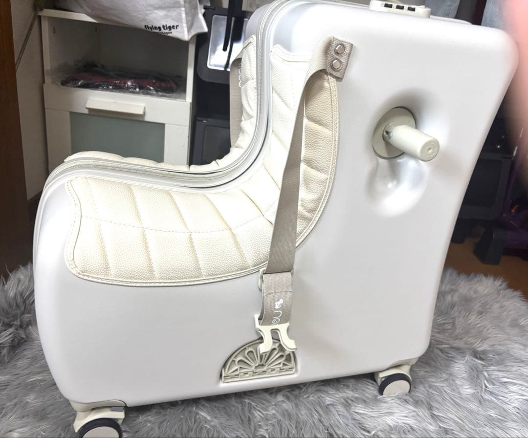 【あーちゃん様】のりっこ 子供が乗れる！キャリーケース