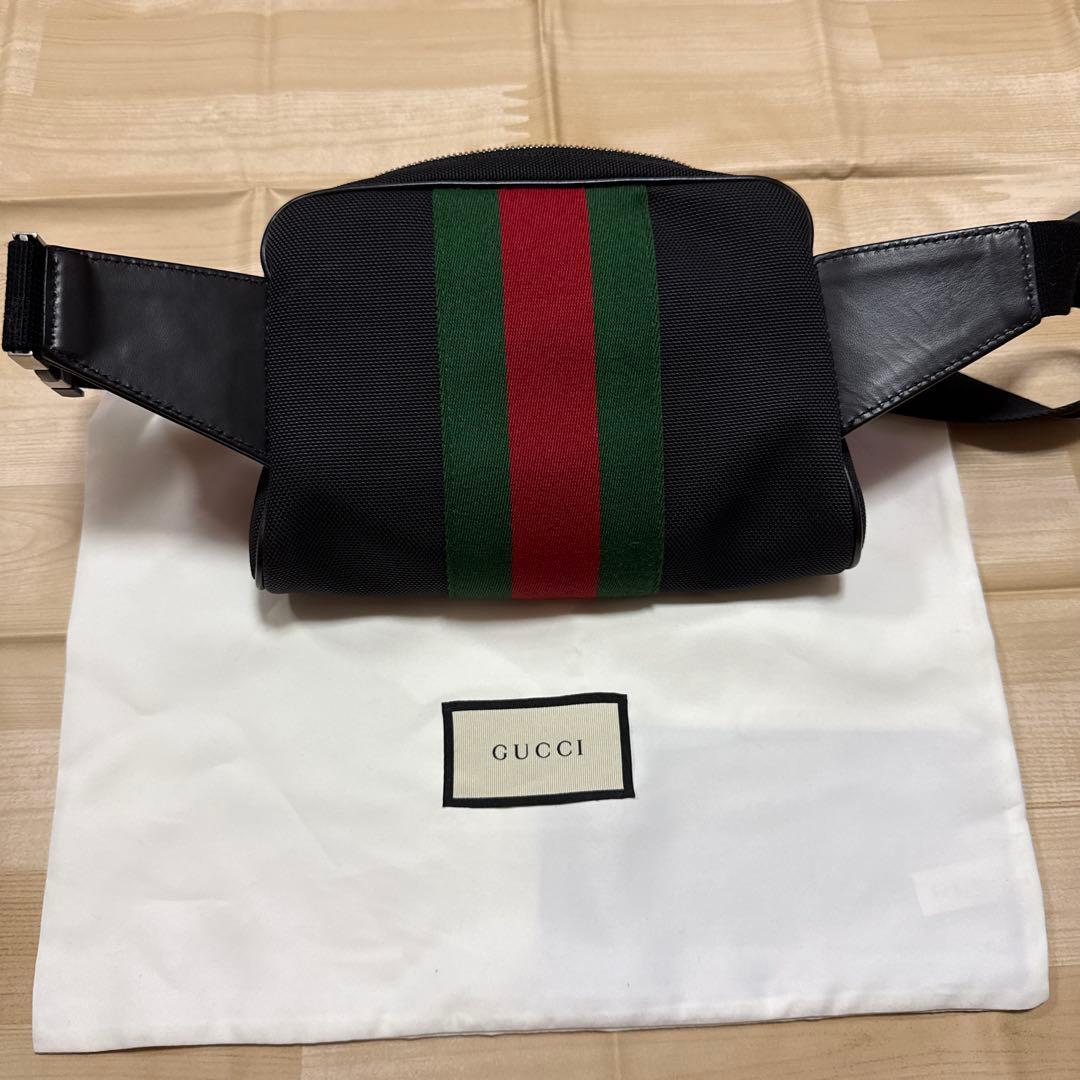 GUCCI ボディバッグ ブラック ストライプ