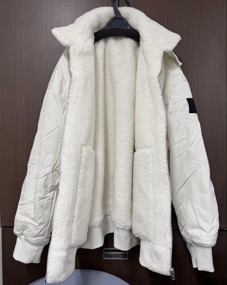 タグ付き カルバンクライン リバーシブル シェルパボンバージャケット L