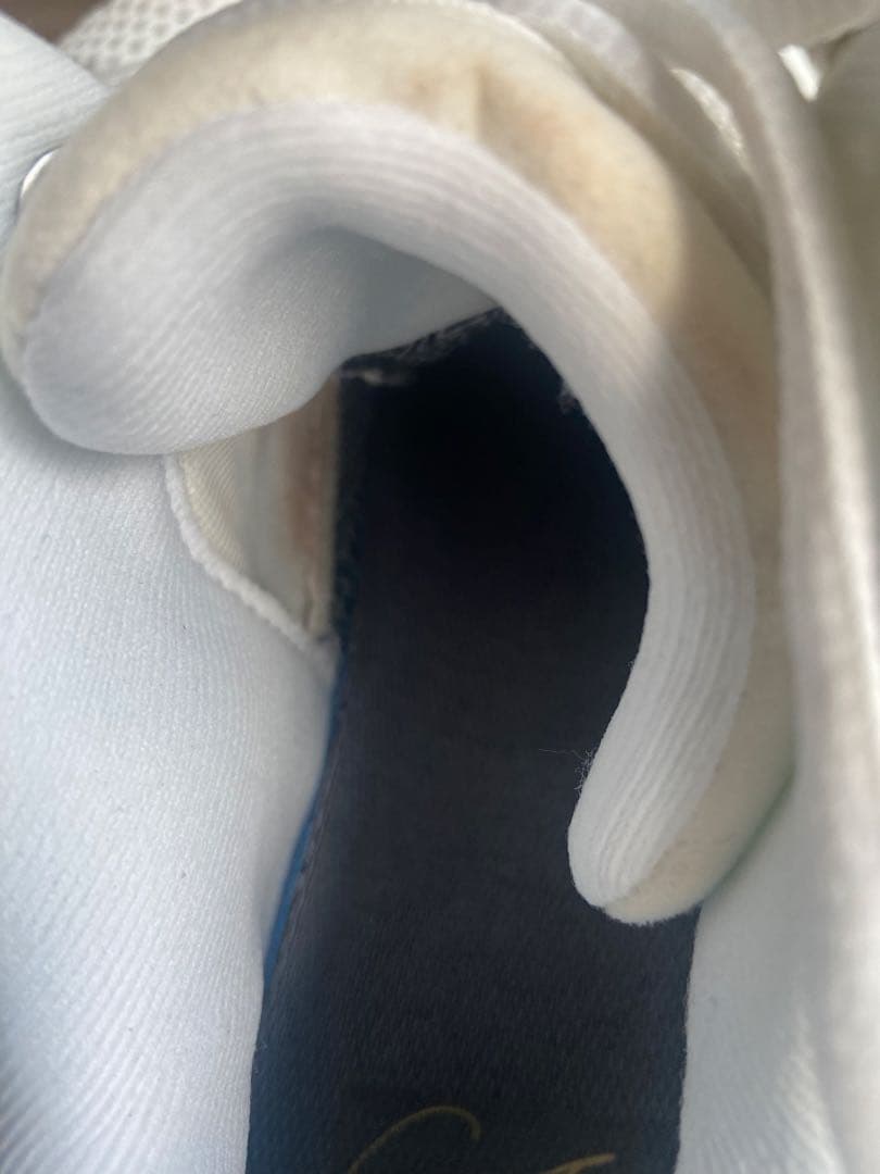 リーチ New Balance トレーニングシューズ ホワイト/ゴールド