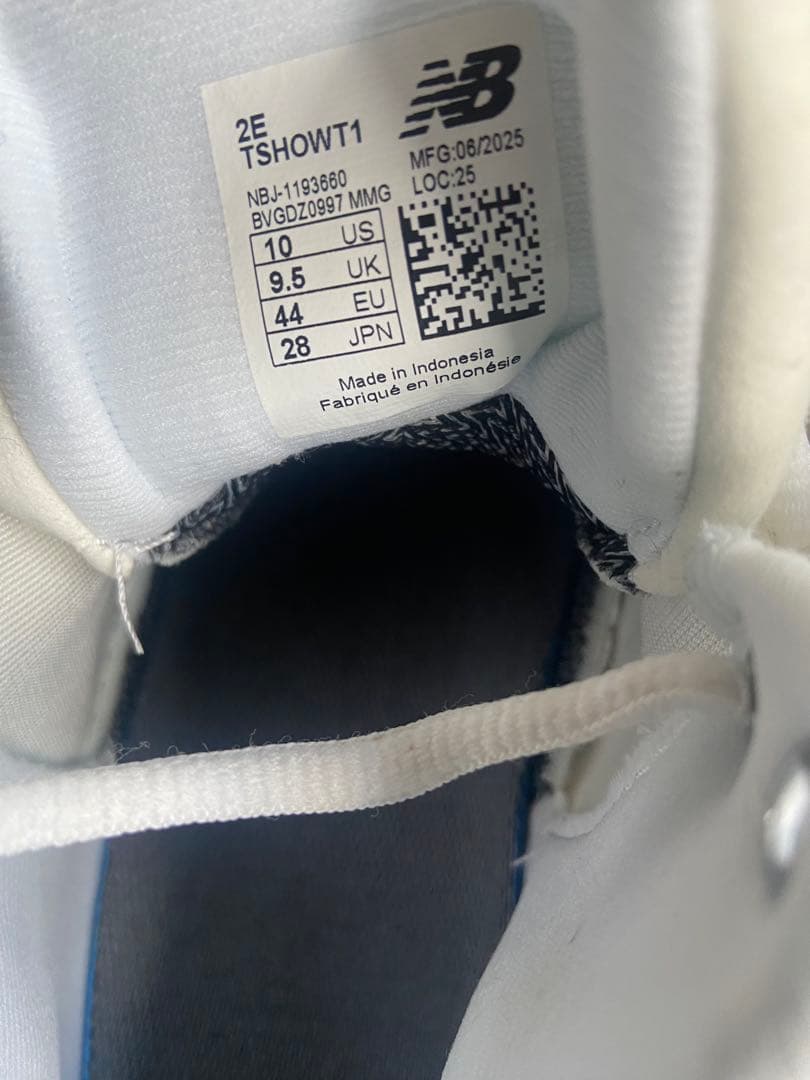 リーチ New Balance トレーニングシューズ ホワイト/ゴールド