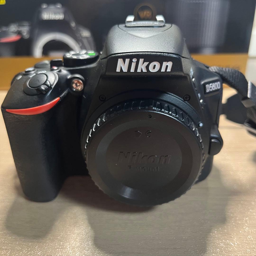 Nikon D5600 デジタル一眼レフ ダブルズームキット