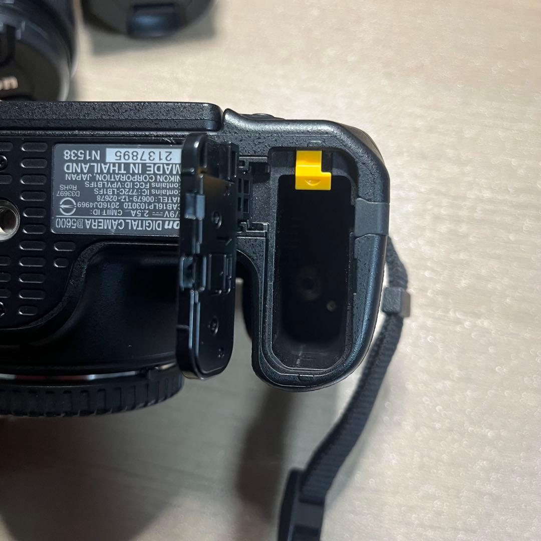 Nikon D5600 デジタル一眼レフ ダブルズームキット