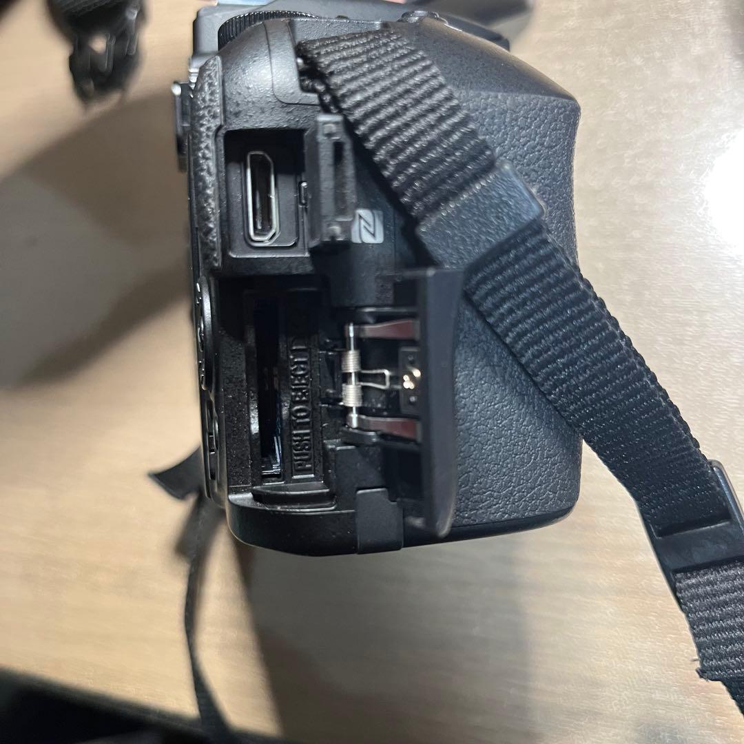 Nikon D5600 デジタル一眼レフ ダブルズームキット