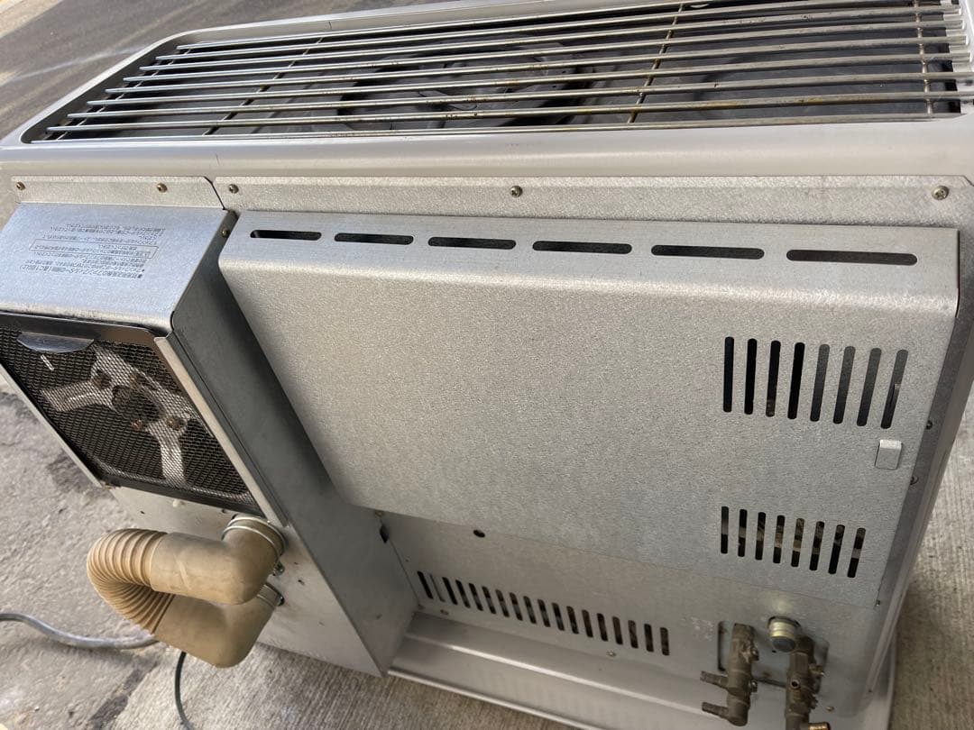 サンポット煙突式床暖対応石油ストーブ品番「UFH‐F70PR4』00年式中古品！