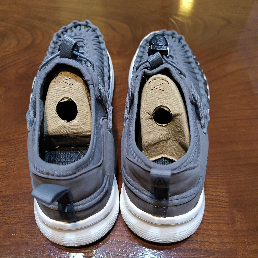 KEEN　ユニーク03