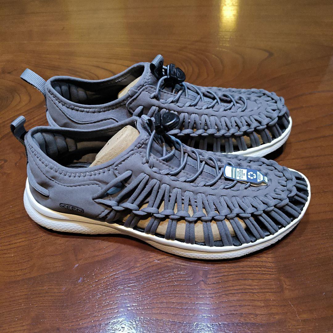 KEEN　ユニーク03