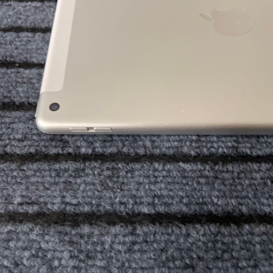 97【早い者勝ち】 iPad 8世代 32GB シルバー