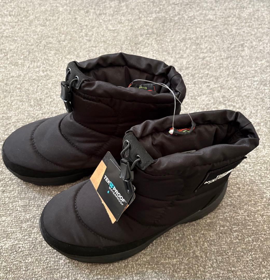ノースフェイス　Nuptse Bootie WP Logo short 24新品