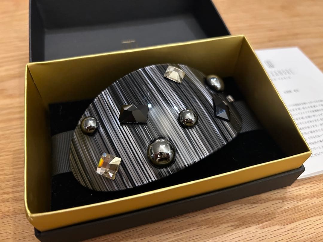 KA☆HIさま専用　アレクサンドルドゥパリ スワロフスキーとブラックパール