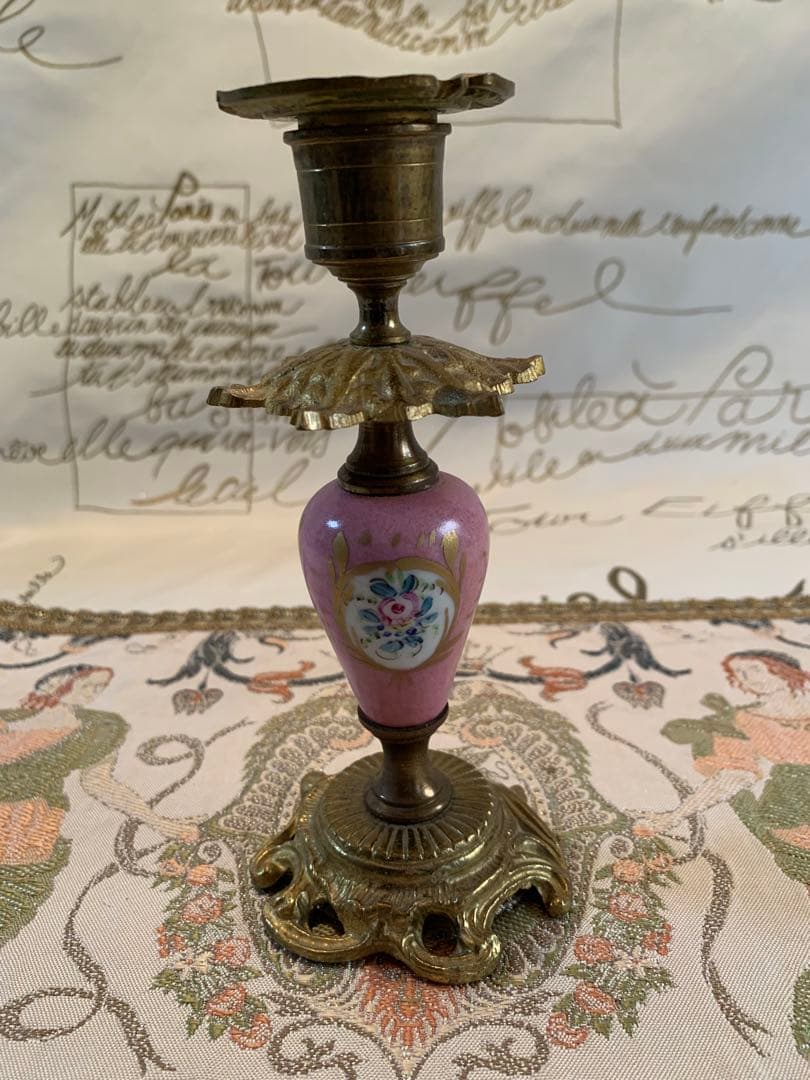 フランス製　アンティークのセーブル焼のペアのキャンドルスタンド！陶器が素敵です！