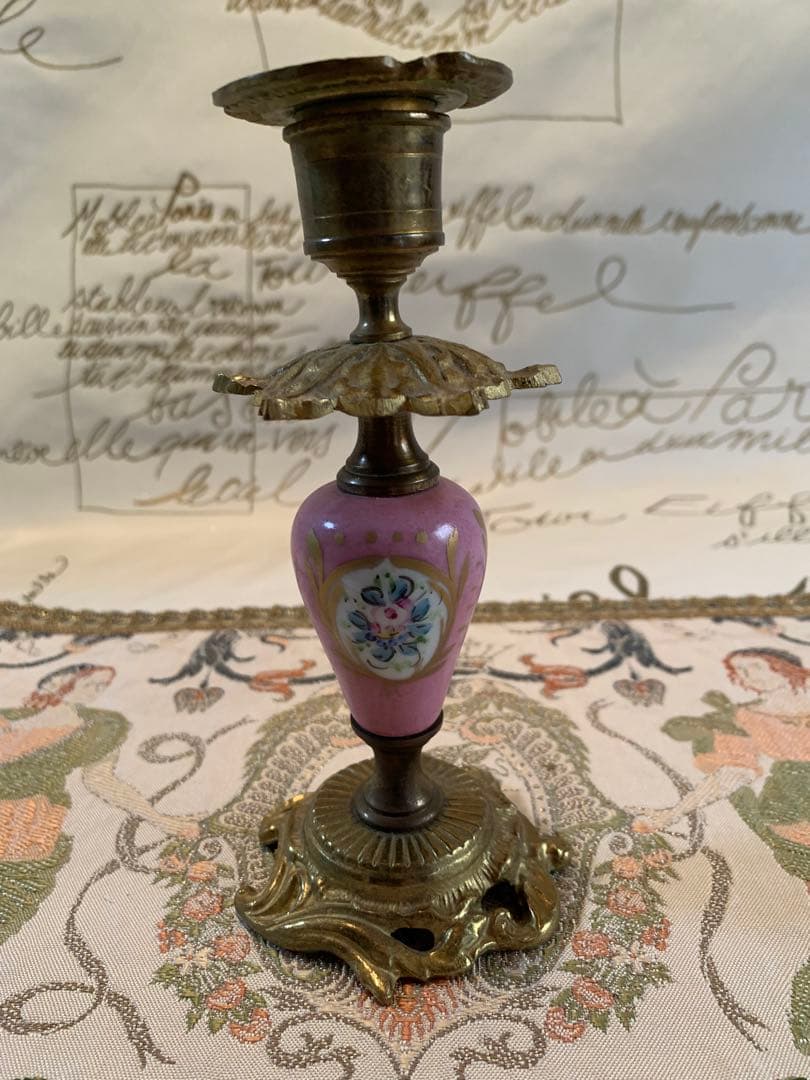 フランス製　アンティークのセーブル焼のペアのキャンドルスタンド！陶器が素敵です！