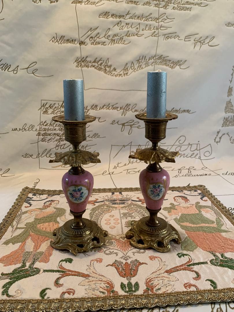 フランス製　アンティークのセーブル焼のペアのキャンドルスタンド！陶器が素敵です！