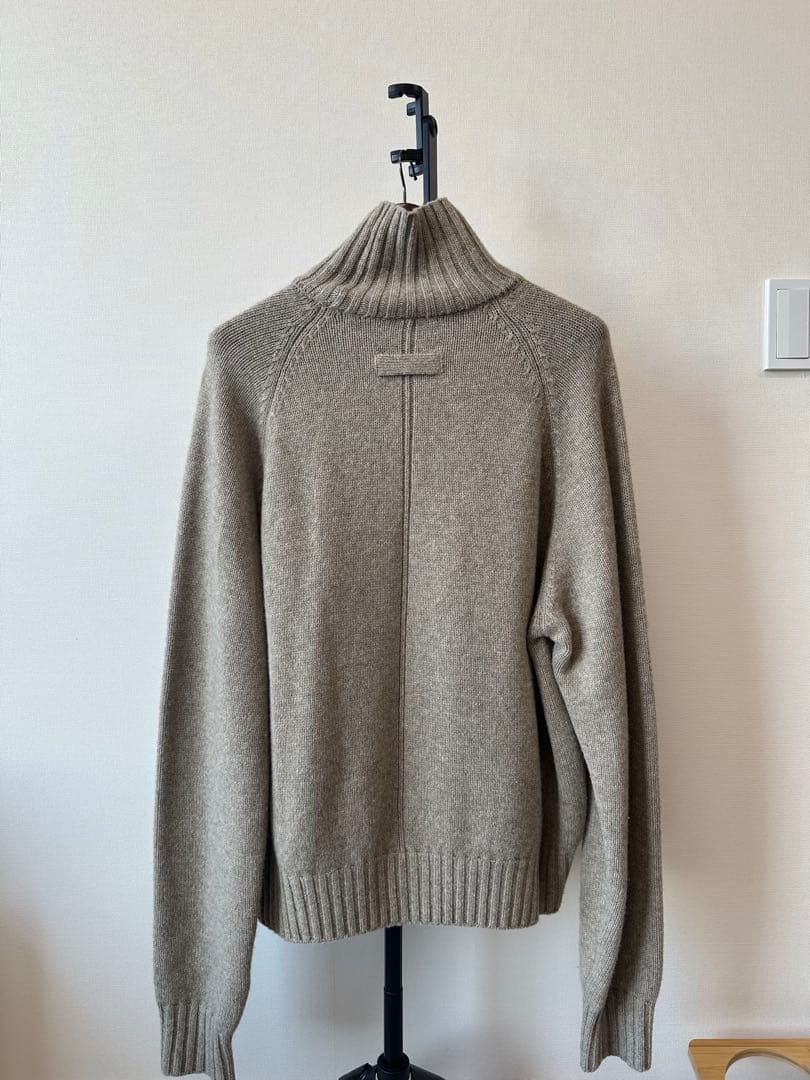 【stein】タートルネックセーター オフホワイト