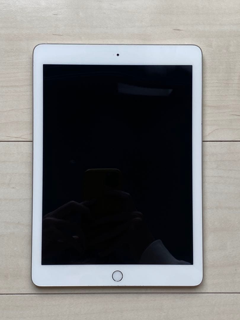 Apple iPad 第5世代 シルバー 128GB Wi-Fiモデル 85%