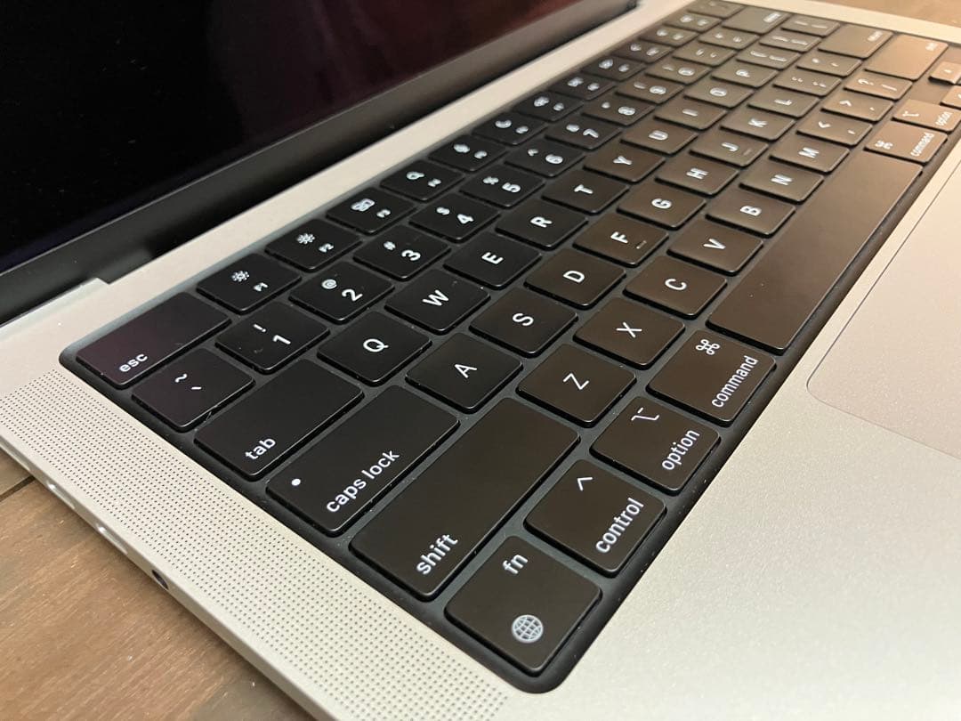 美品 MacBook Pro M3 16GB 1TB US配列キー 充電回数極少