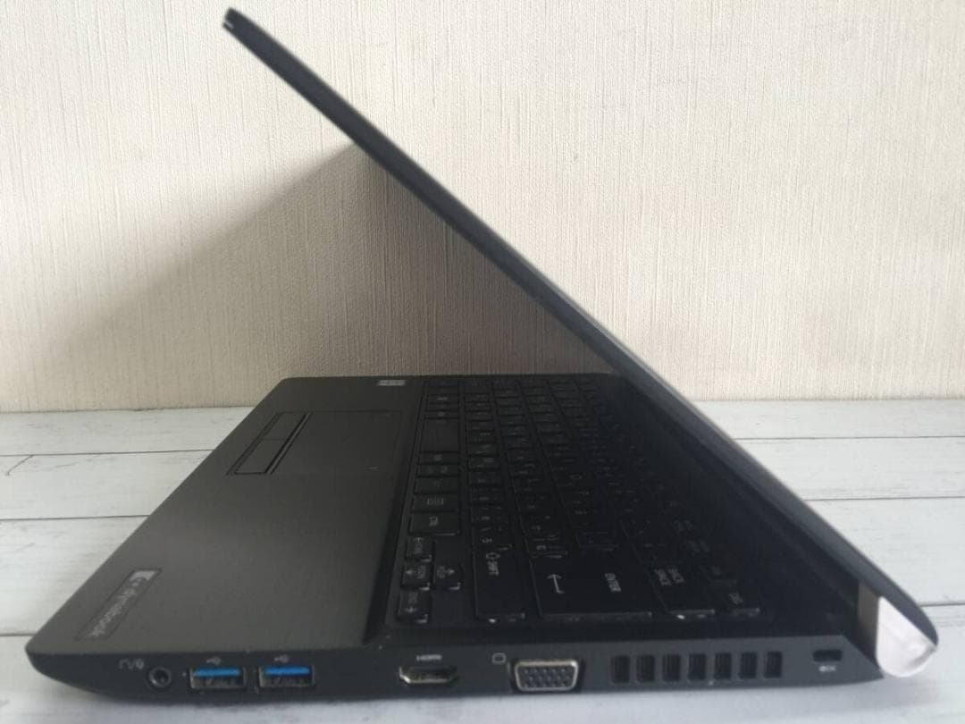 東芝 dynabook R73/B 13.3型 軽量・コンパクトノートパソコン