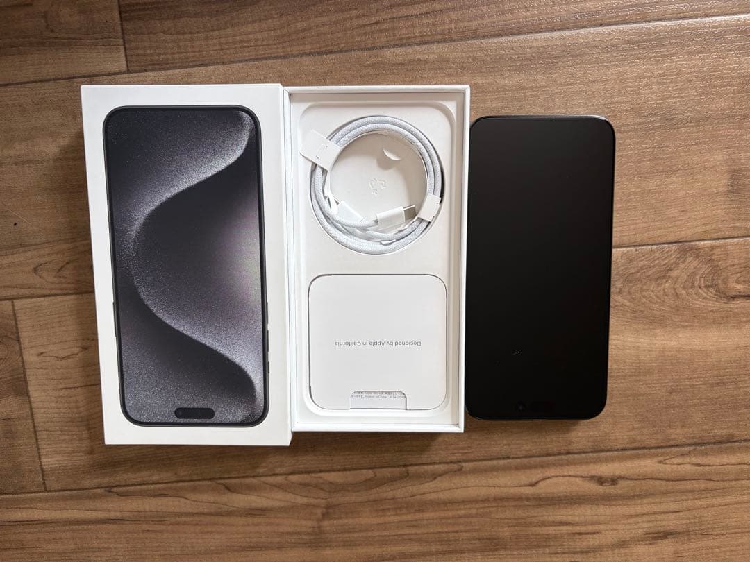 アリフ　Apple iPhone 15 Pro スペースブラック 本体