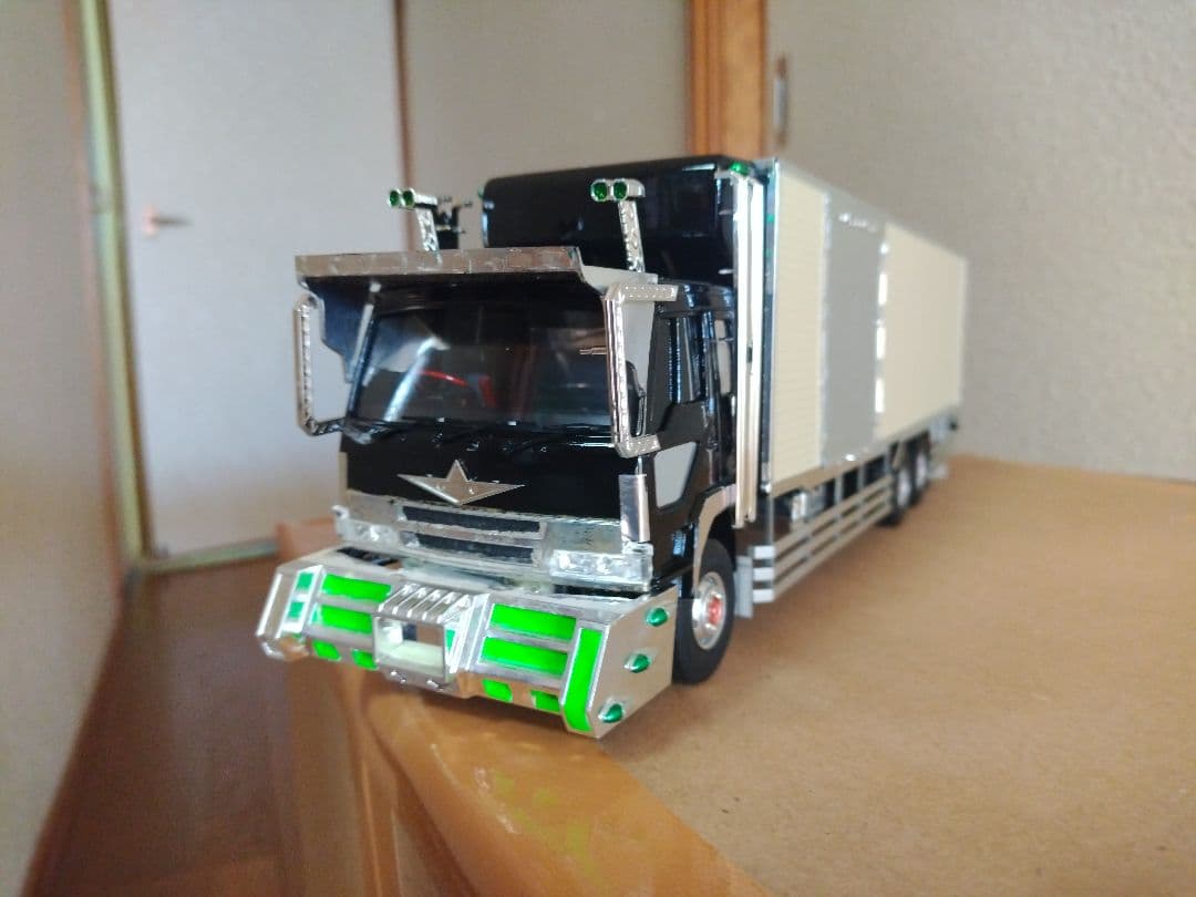 かっちゃん(´・ω・｀プロフ必見　デコトラ　トラック　ふそう　グレート