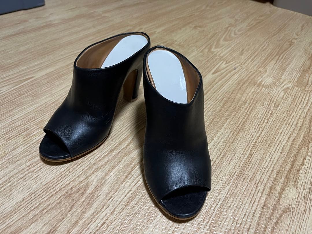 メゾンマルタンマルジェラ　黒 レザー オープントゥヒールサンダル size37