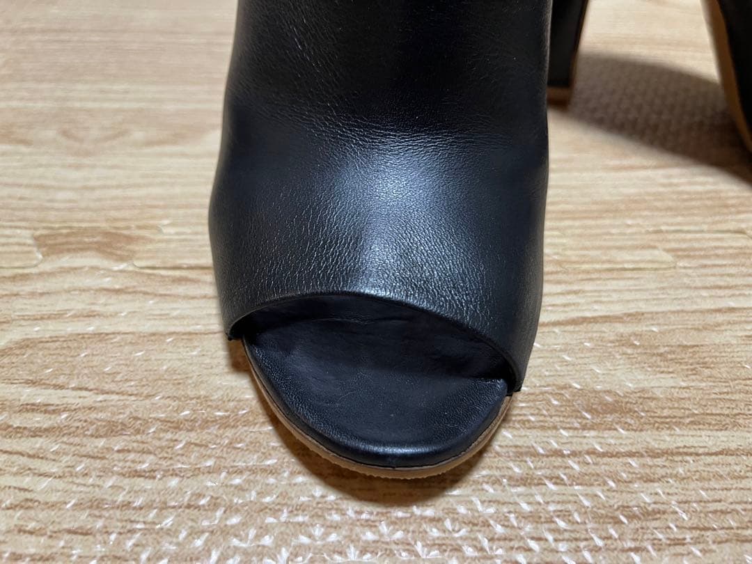 メゾンマルタンマルジェラ　黒 レザー オープントゥヒールサンダル size37