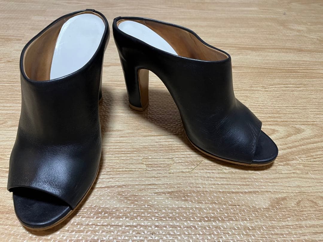 メゾンマルタンマルジェラ　黒 レザー オープントゥヒールサンダル size37