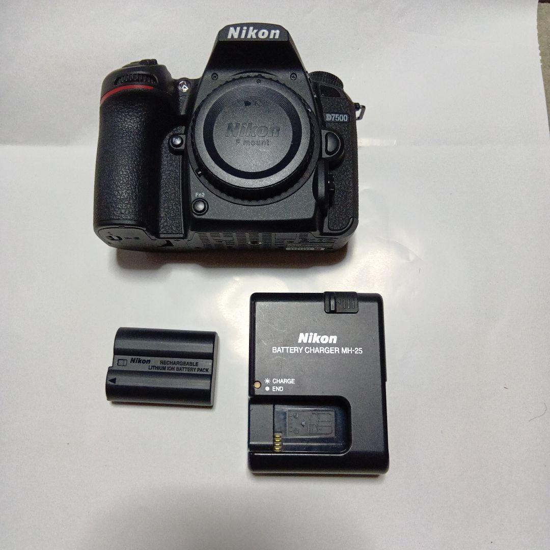 Nikon D7500 デジタル一眼レフカメラ 本体と付属品ほぼ新品