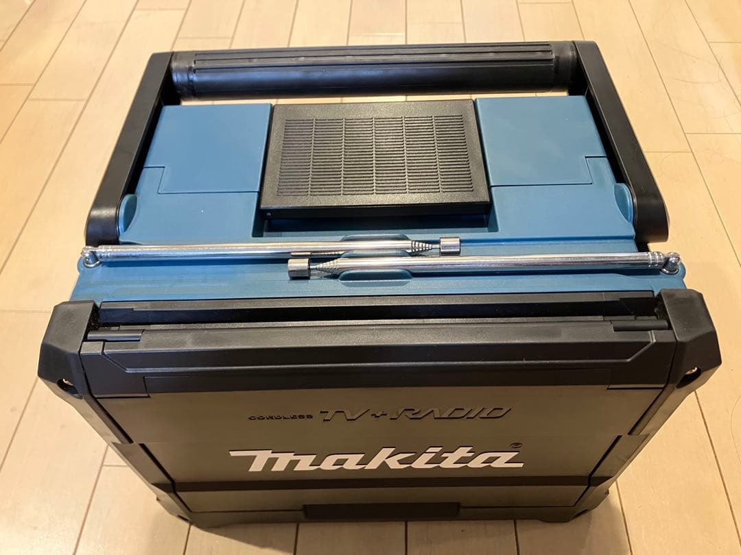 Makita ポータブルテレビ TV+ツールバック 充電器+バッテリー付属