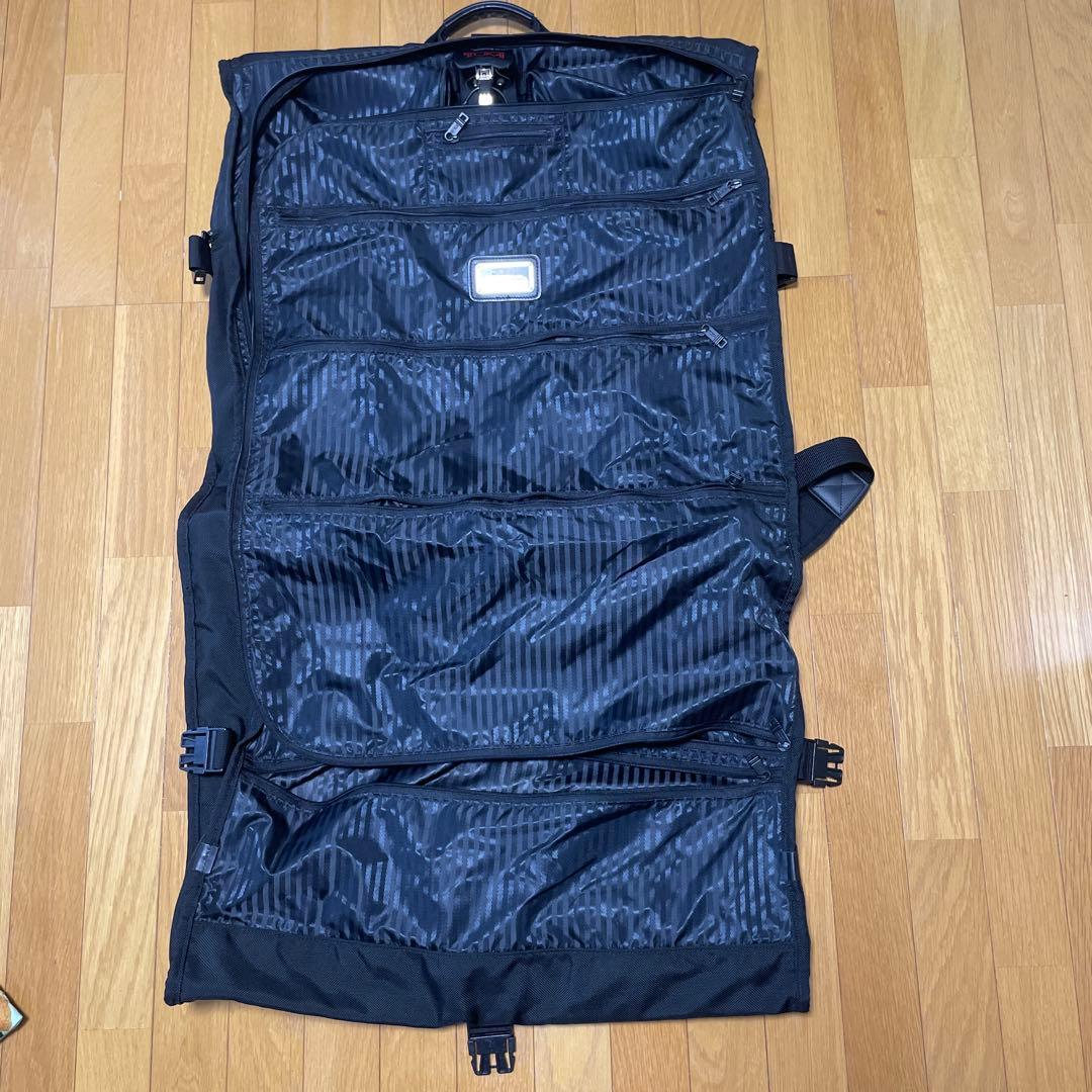 TUMI スーツ専用バッグ
