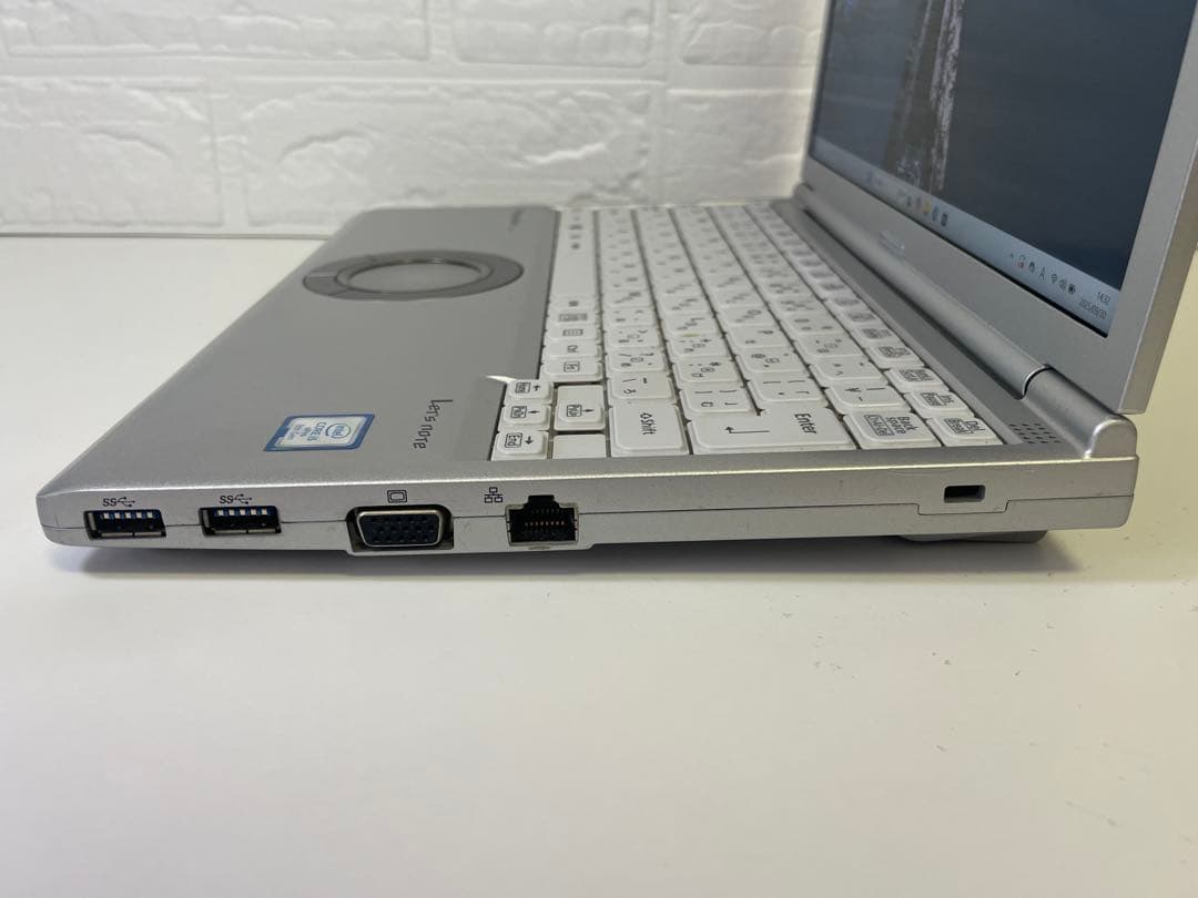 pipu。シルバー Let's note 8世代core i5