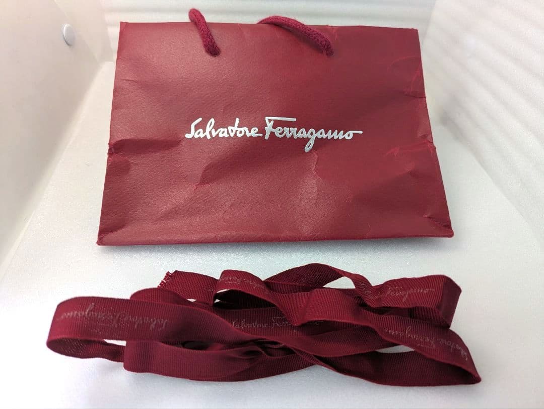 Salvatore Ferragamo フェラガモグレー ベルト　【未使用品】
