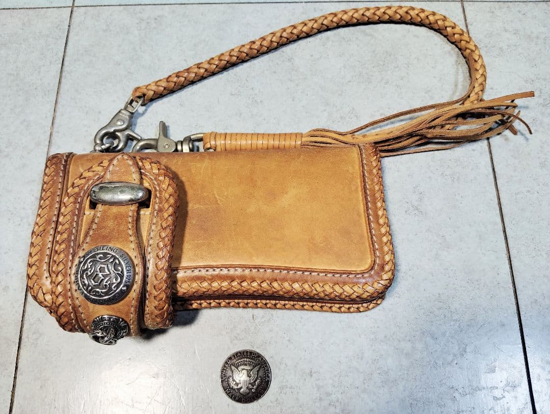 ゴダンGODANEバイカーズウォレットハーフダラーイーグルコンチョ付き本革