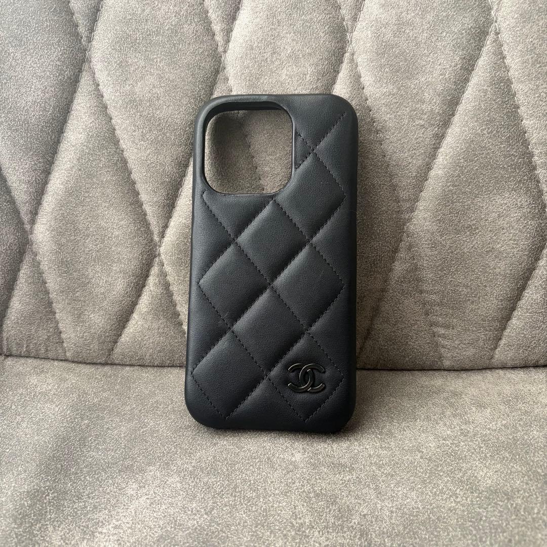 CHANEL iPhone15PRO スマホケース ココマーク ラムスキン