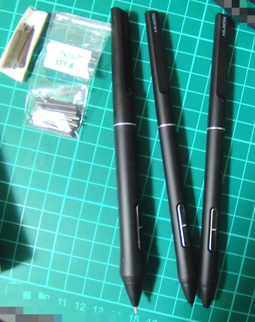 【ほぼ新品】HUION Kamvas24 液タブ　液晶ペンタブレット