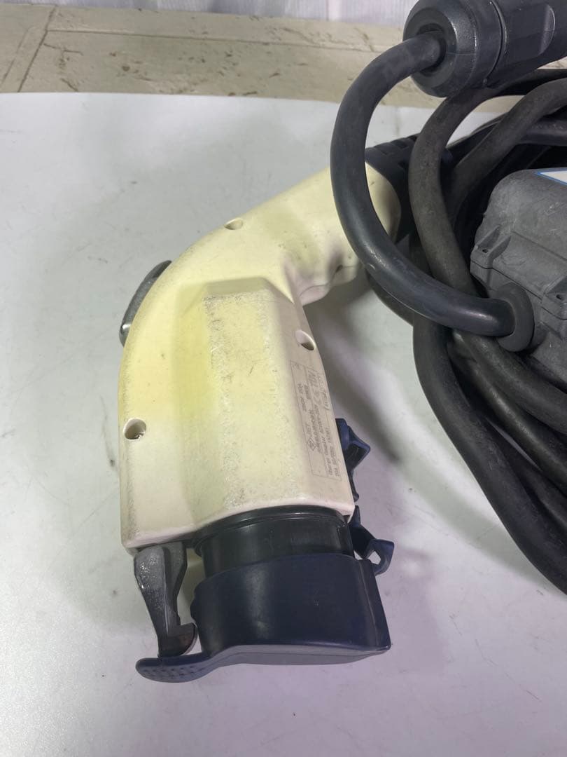 日産　リーフ　充電ケーブル　3NA1A