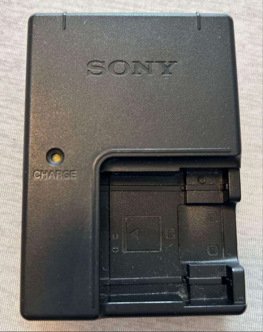 SONY Cyber-shot DSC-T30 デジタルカメラ 黒 充電器付
