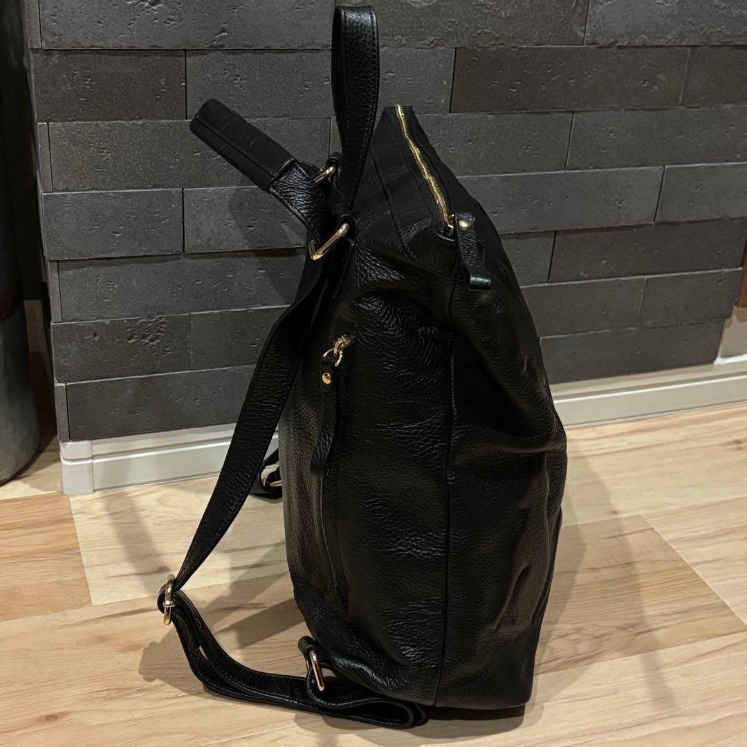 【美品】IO pelle イオペレ 黒猫 エンボス リュック イタリアンレザー
