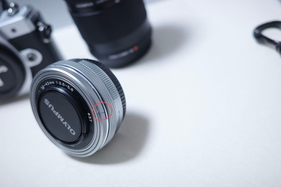 OLYMPUS ミラーレス一眼カメラ OM-D E-M10 MarkIII