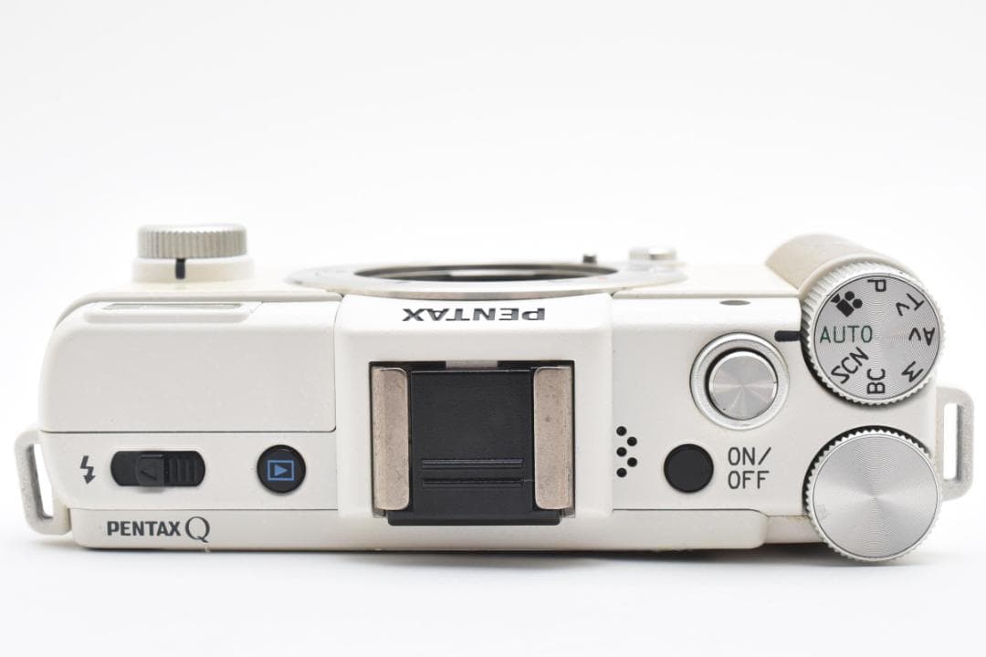 超美品 ペンタックス Q ミラーレスデジタルカメラボディ ホワイト Pentax