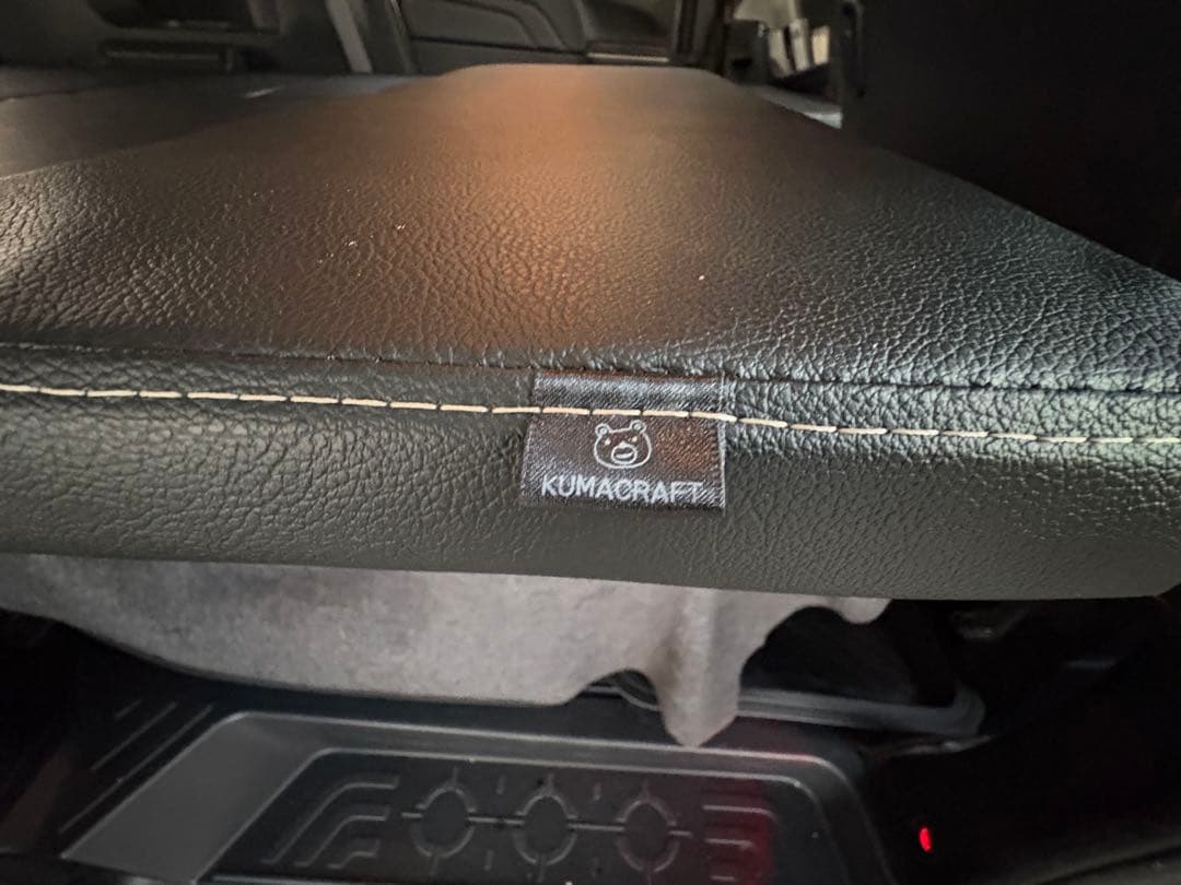 デリカD5専用ベッドキットの天板ブラック