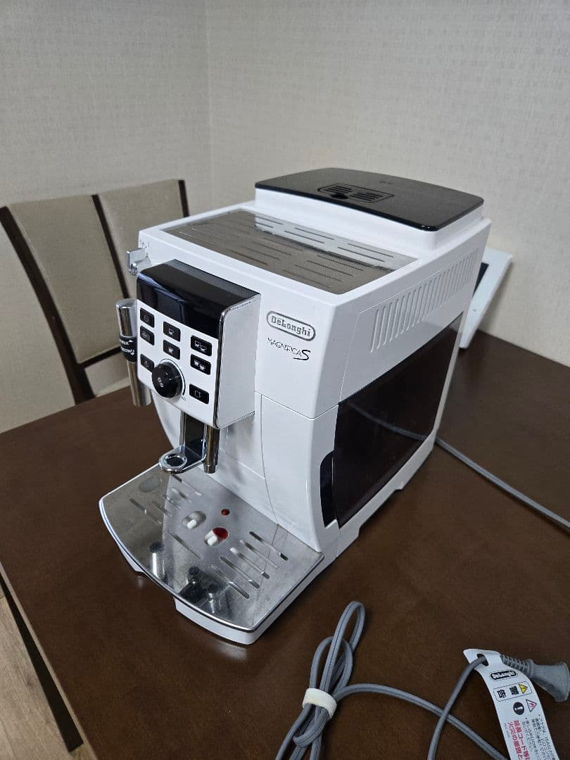 yasuDeLonghi Magnifica S エスプレッソマシン