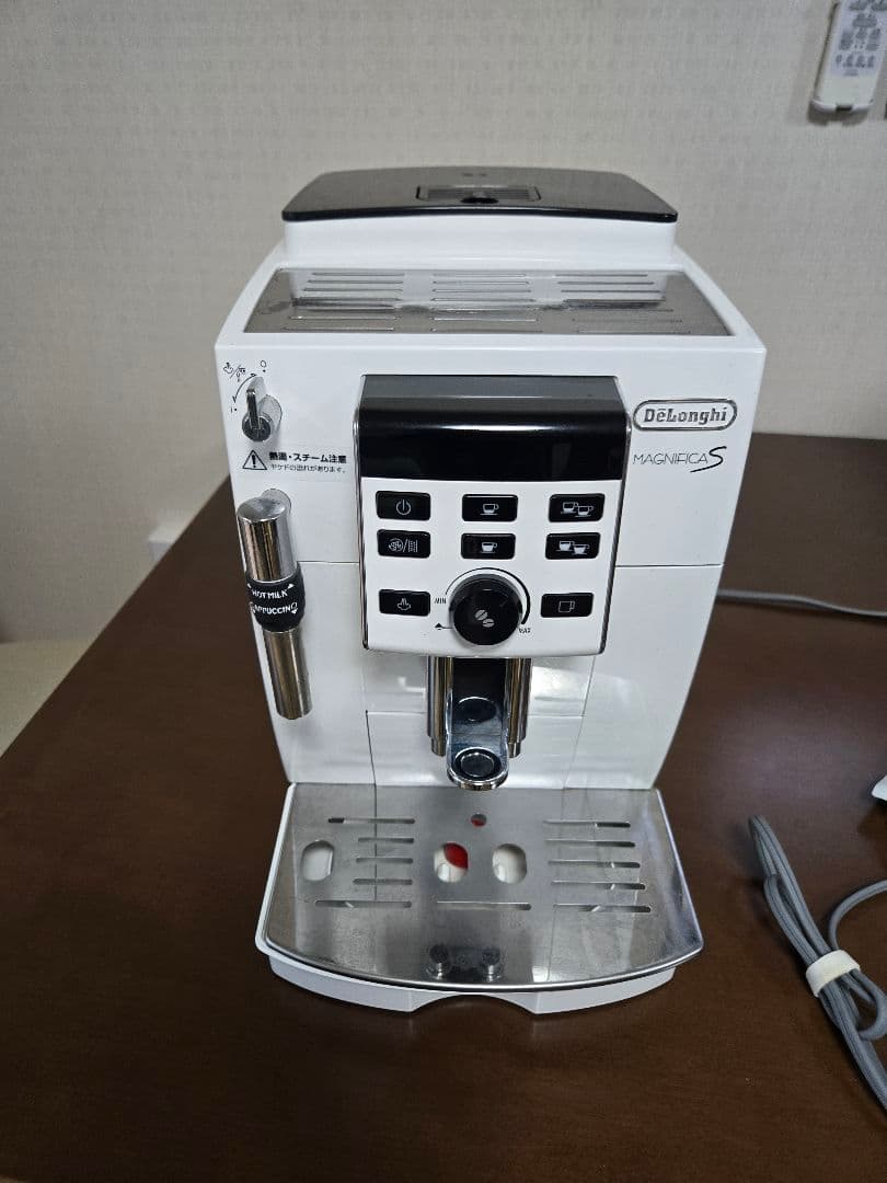 yasuDeLonghi Magnifica S エスプレッソマシン