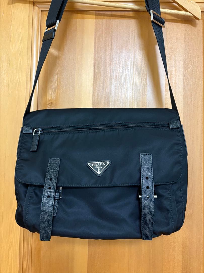 PRADAナイロンメッセンジャーバッグ　ショルダーバッグ