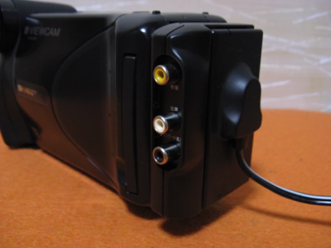 動作OK❗️☆シャープの液晶8ミリビデオカメラ・VL-EL310